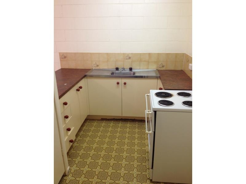2/15 Thurston Street, Allenstown QLD 4700